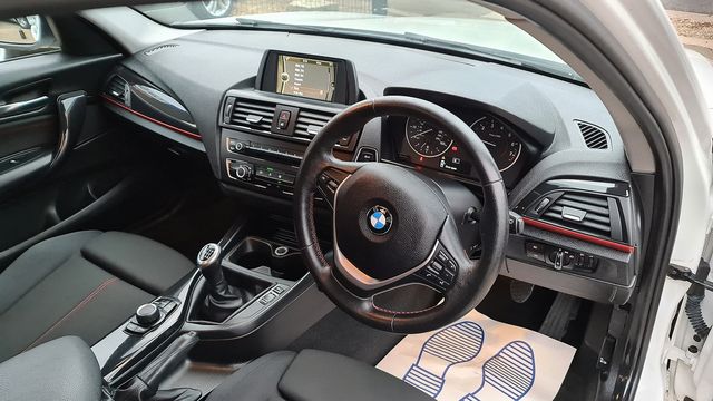 BMW 1 Series 116i Sport (2012) - Picture 21