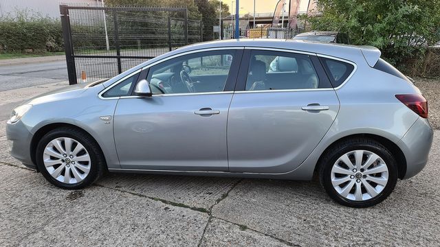 VAUXHALL Astra SE 1.6i 16v VVT (2010) for sale  in Peterborough, Cambridgeshire | Autobay Cars - Picture 10
