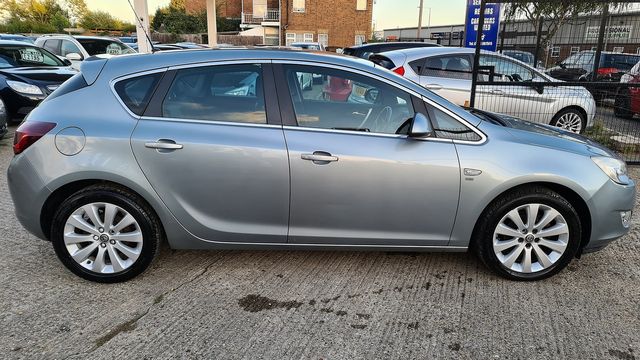 VAUXHALL Astra SE 1.6i 16v VVT (2010) for sale  in Peterborough, Cambridgeshire | Autobay Cars - Picture 4