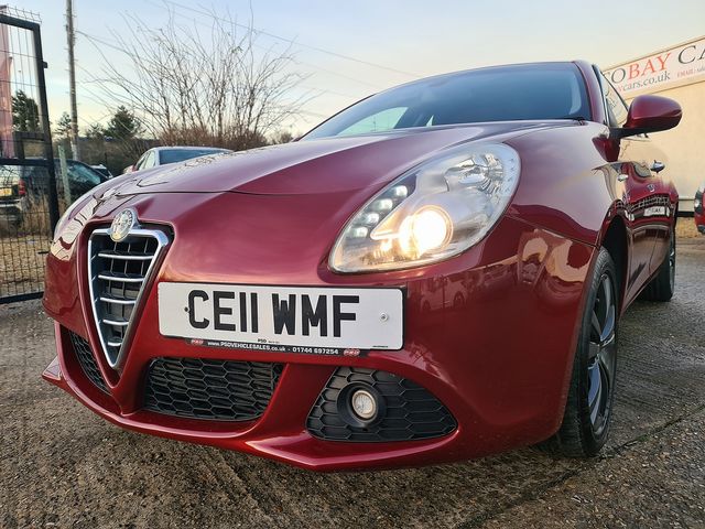 ALFA ROMEO Giulietta 2.0 JTDM-2 140 bhp Lusso (2011) - Picture 10