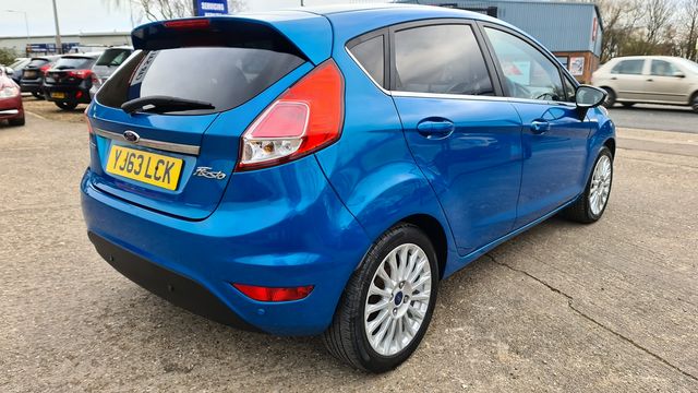 FORD Fiesta Titanium X 1.0T EcoBoost 100PS S/S (2013) - Picture 5