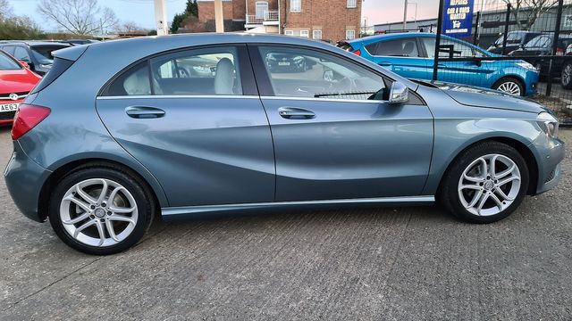 MERCEDES A-Class A 180 CDI BlueEFFICIENCY Sport DCT (2013) - Picture 4