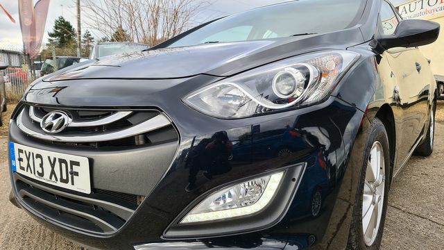 HYUNDAI i30 1.6 CRDi 110PS Blue Drive Active (2013) - Picture 10