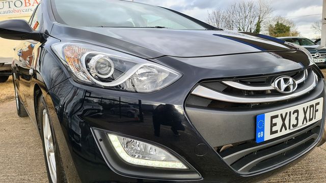 HYUNDAI i30 1.6 CRDi 110PS Blue Drive Active (2013) - Picture 11