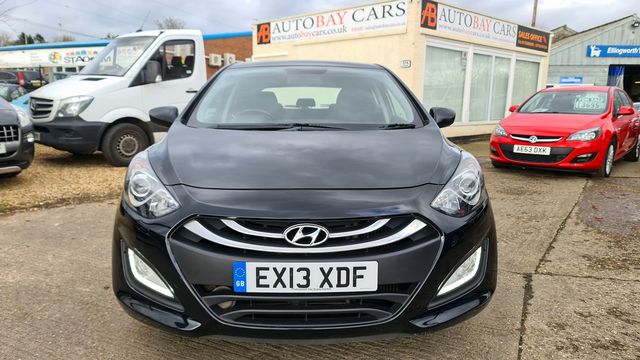 HYUNDAI i30 1.6 CRDi 110PS Blue Drive Active (2013) - Picture 2