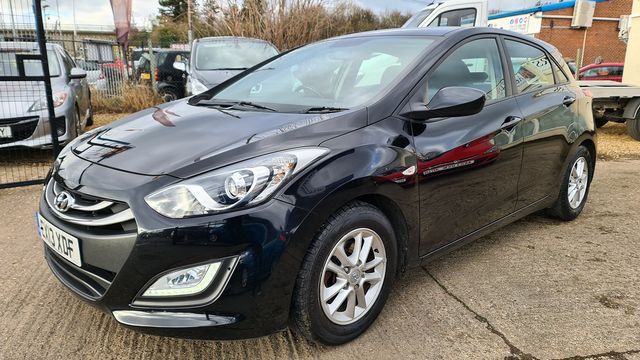 HYUNDAI i30 1.6 CRDi 110PS Blue Drive Active (2013) - Picture 9