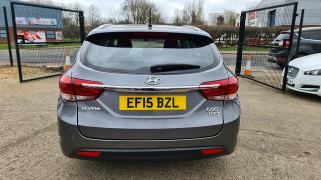 HYUNDAI i40 S 1.7 CRDi 115PS Blue Drive (2015) - Picture 11