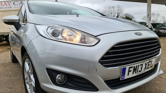 FORD Fiesta Zetec 1.0 80PS Start/Stop (2013) - Picture 11