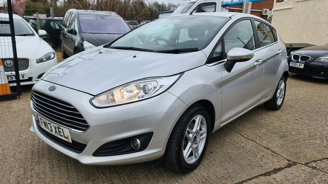 FORD Fiesta Zetec 1.0 80PS Start/Stop (2013) - Picture 9