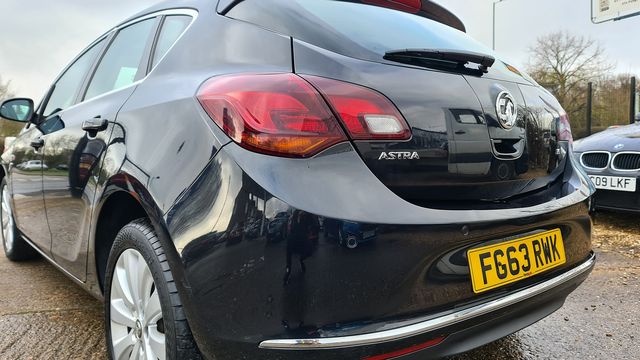 Vauxhall Astra ELITE 1.6i 16v VVT (2013) - Picture 14