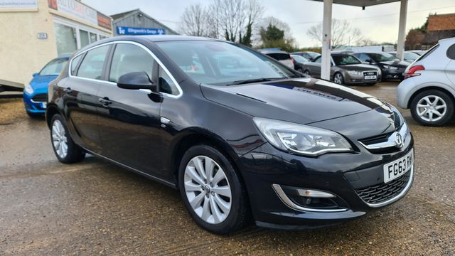 Vauxhall Astra ELITE 1.6i 16v VVT (2013) - Picture 3