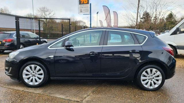 Vauxhall Astra ELITE 1.6i 16v VVT (2013) - Picture 8