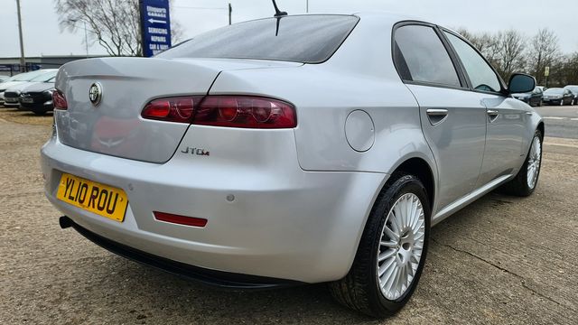 ALFA ROMEO 159 2.0 JTDM 16v Lusso (2010) - Picture 5