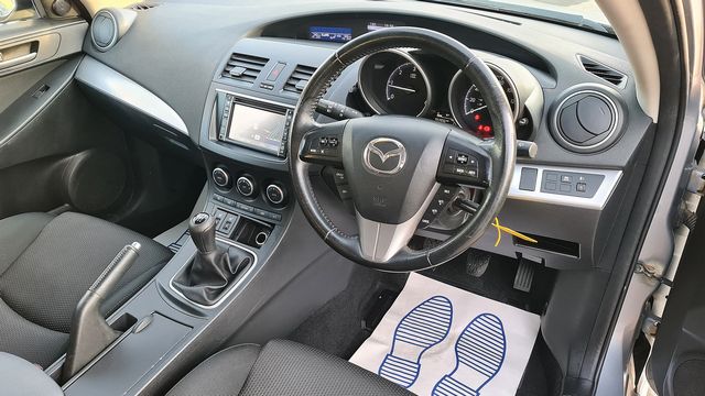 MAZDA Mazda3 1.6D 5dr Venture Edition Diesel (2013) - Picture 18