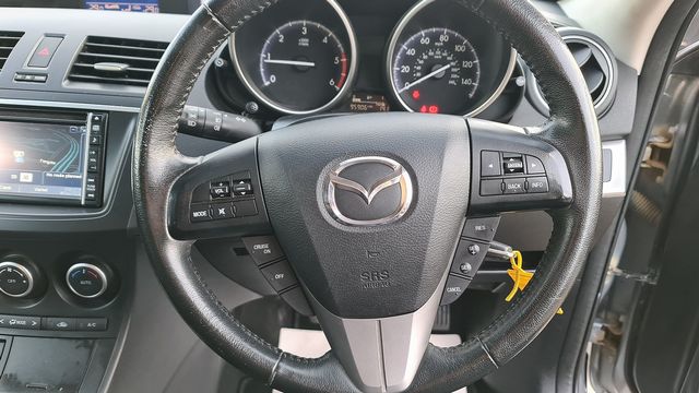 MAZDA Mazda3 1.6D 5dr Venture Edition Diesel (2013) - Picture 44
