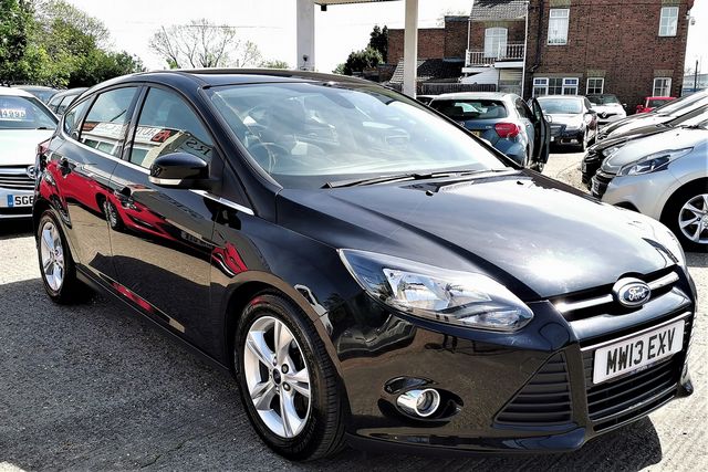 FORD Focus Zetec 1.6 TDCi 115 PS (2013) - Picture 13