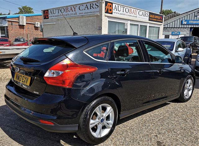 FORD Focus Zetec 1.6 TDCi 115 PS (2013) - Picture 9