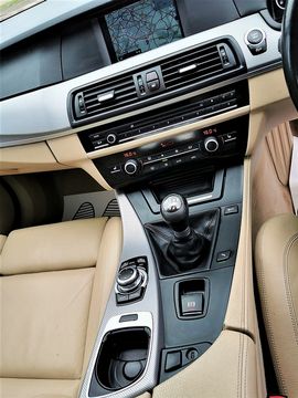 BMW 5 Series 520d M Sport (2011) - Picture 17