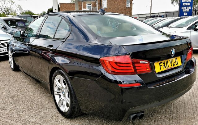 BMW 5 Series 520d M Sport (2011) - Picture 5