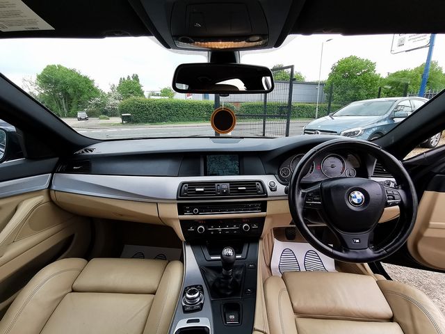 BMW 5 Series 520d M Sport (2011) - Picture 8