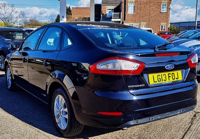 FORD Mondeo Zetec 2.0TDCi 140PS (2013) - Picture 5