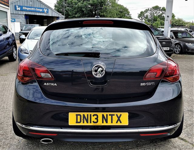 VAUXHALL Astra SRi 2.0CDTi 16v ecoFLEX S/S (2013) - Picture 7