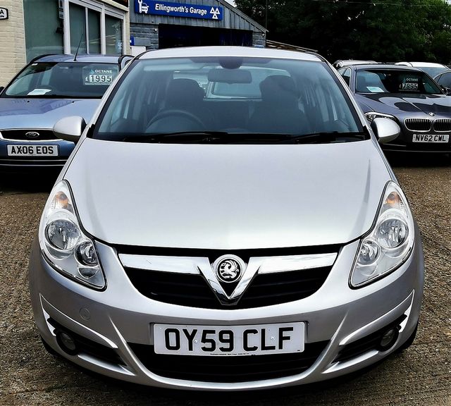 VAUXHALL Corsa Design 1.4i 16v (a/c) (2009) - Picture 15