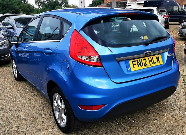 FORD Fiesta Zetec 1.4TDCi068 (2012) - Picture 5