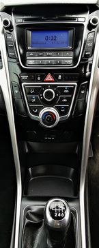 HYUNDAI i30 1.6 CRDi 110PS Blue Drive Active (2014) - Picture 12