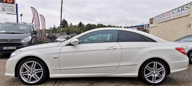 MERCEDES E-Class E350 CDI Sport (2009) - Picture 3