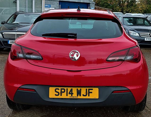 VAUXHALL Astra GTC SRi 1.4 16v Turbo 120PS S/S (2014) - Picture 7