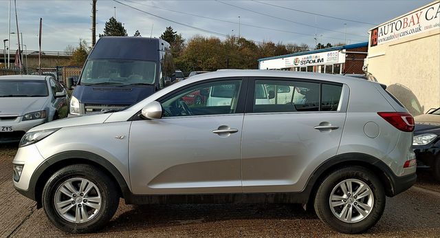 KIA Sportage 1.7 CRDi 1 2WD (2011) - Picture 3