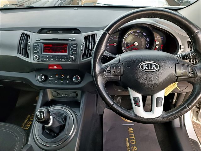 KIA Sportage 1.7 CRDi 1 2WD (2011) - Picture 8