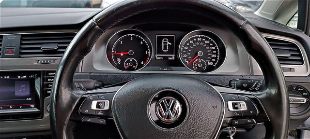 VOLKSWAGEN Golf SE TDI BlueMotion Tech 1.6 105 PS DSG (2013) - Picture 7