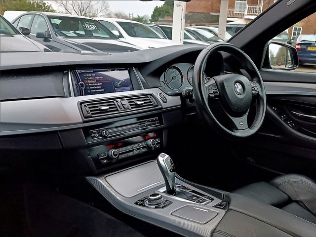 BMW 5 Series 525d M Sport (2012) - Picture 14