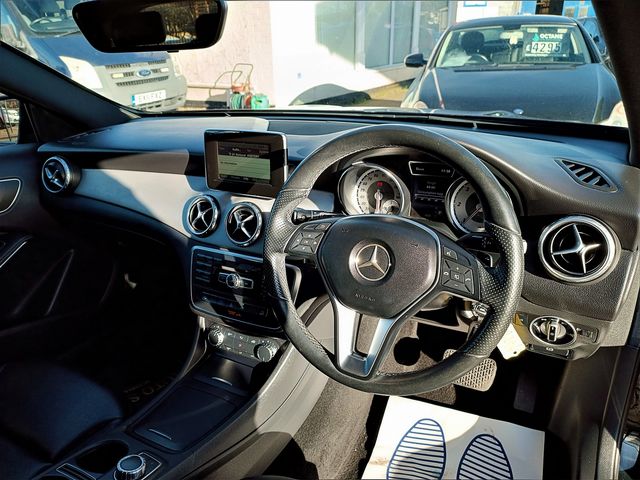 MERCEDES GLA-Class GLA 220 CDI DCT Auto SE (2014) - Picture 2