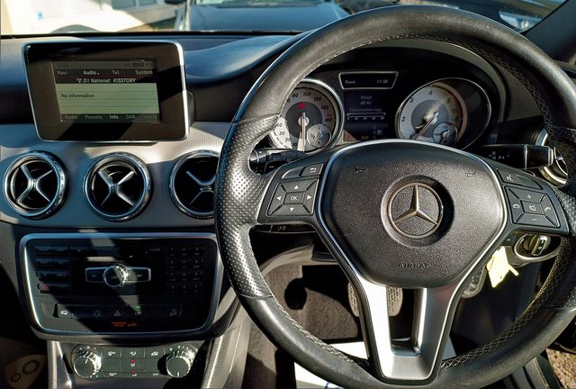 MERCEDES GLA-Class GLA 220 CDI DCT Auto SE (2014) - Picture 8