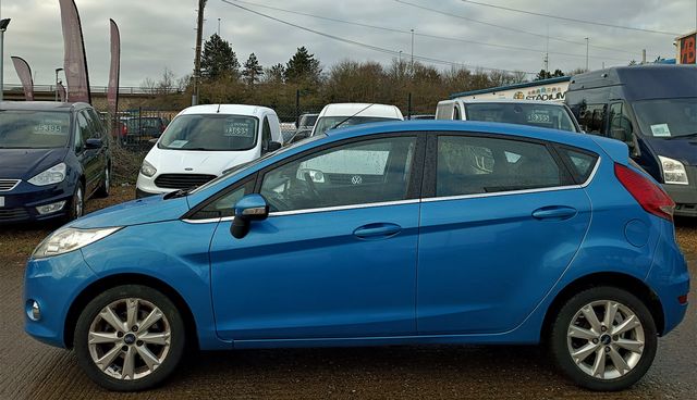 FORD Fiesta Zetec 1.25 082 (2009) - Picture 3