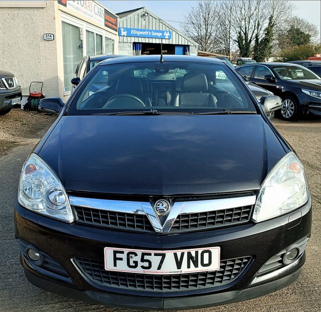 VAUXHALL Astra Twin Top Exclusiv Black 1.8i 16v (2007) - Picture 15