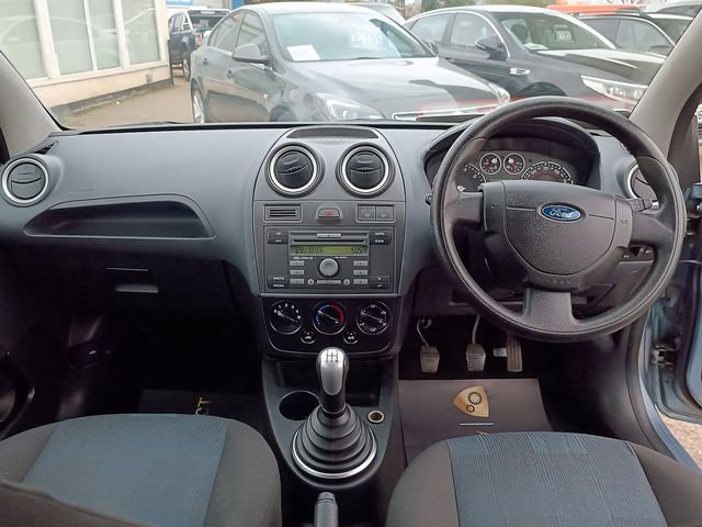 FORD Fiesta Zetec Climate 1.4 080 (2007) - Picture 4