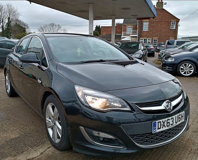 VAUXHALL Astra SRi 2.0CDTi 16v ecoFLEX S/S (2013) - Picture 13