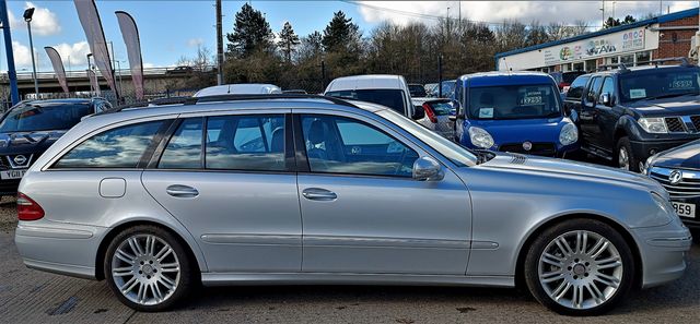 MERCEDES E-class E 320 CDI Sport (2008) - Picture 11