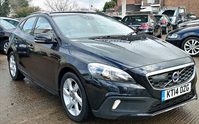 VOLVO V40 D3 SE Lux Nav (2014) - Picture 11