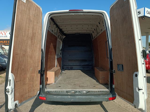 VOLKSWAGEN Crafter CR35 2.0TDI 109PS SWB (2015) - Picture 21