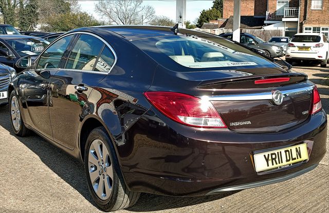 VAUXHALL Insignia SE NAV 2.0CDTi 16v (130PS) (2011) - Picture 5