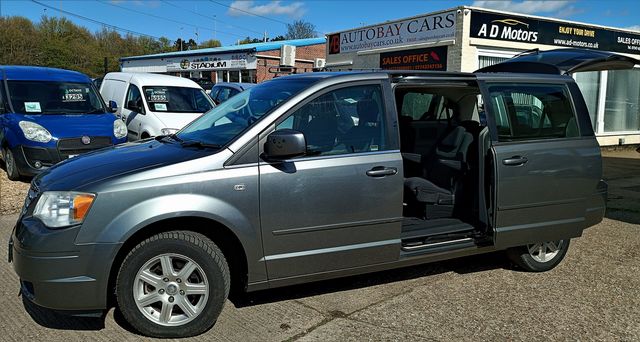 CHRYSLER Voyager 2.8 CRD Executive Auto (2009) - Picture 4