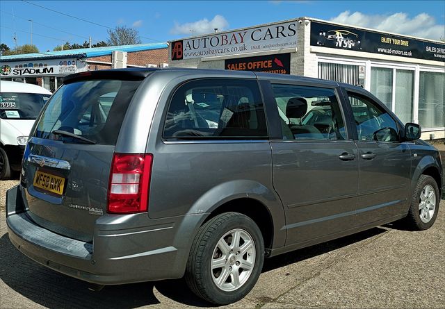 CHRYSLER Voyager 2.8 CRD Executive Auto (2009) - Picture 8
