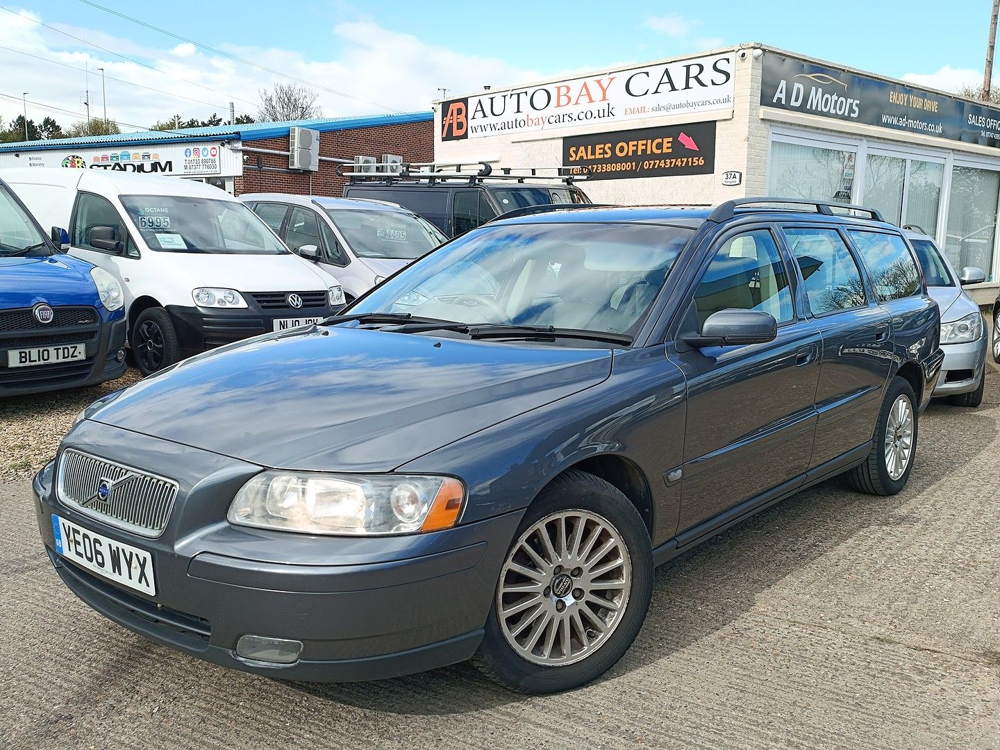 VOLVOV702.4 (140bhp) S for sale