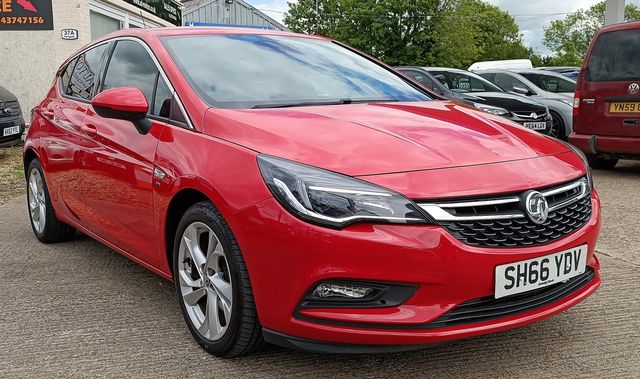 VAUXHALL Astra SRi 1.4i (150PS) Turbo (2016) - Picture 4