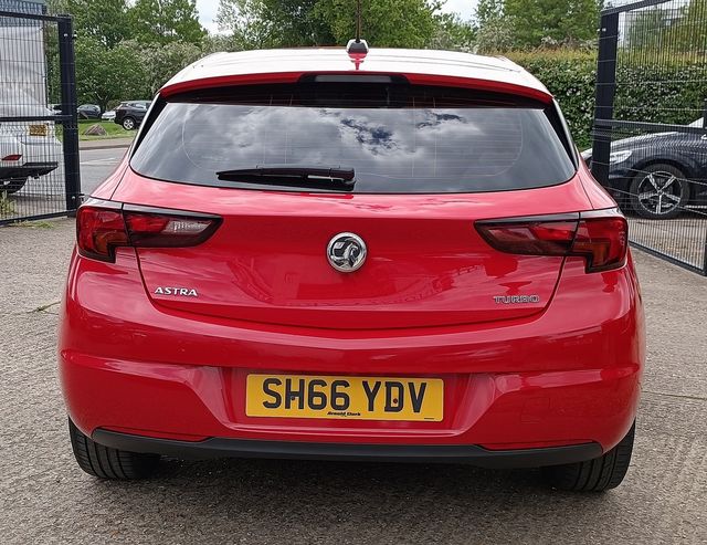 VAUXHALL Astra SRi 1.4i (150PS) Turbo (2016) - Picture 5